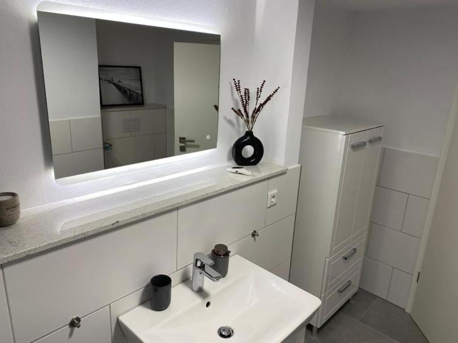 Ferienwohnung Hereinspaziert วิลเฮล์มฮาเฟน ภายนอก รูปภาพ