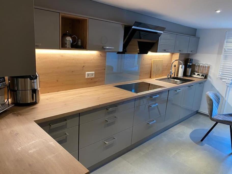 Ferienwohnung Hereinspaziert วิลเฮล์มฮาเฟน ภายนอก รูปภาพ